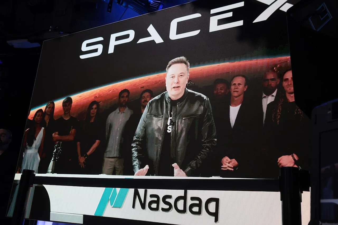 SpaceX kompaniyasi smartfonlarga raqobatchi bo'ladigan yangi qurilmani taqdim etdi