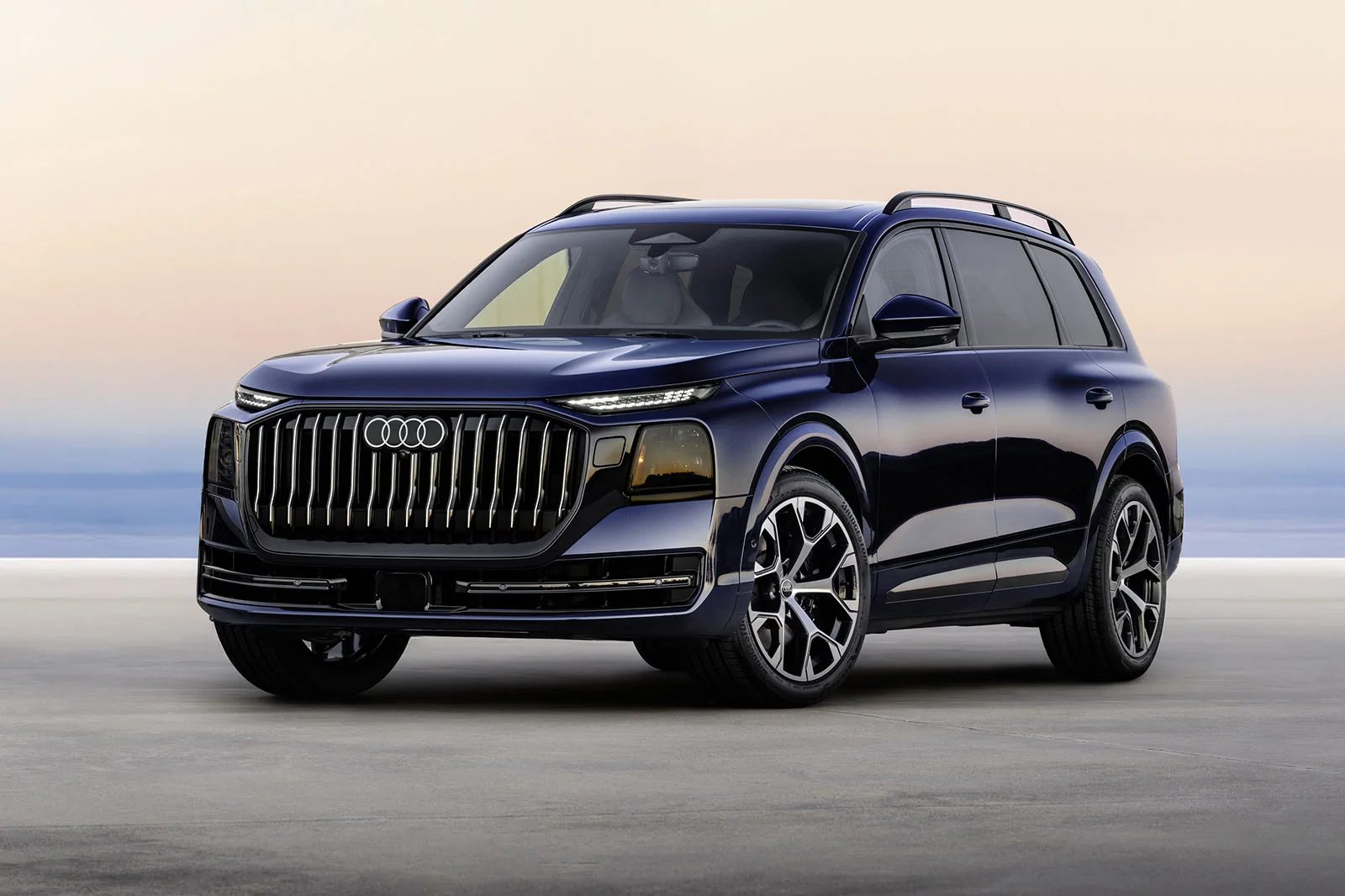 Audi kompaniyasi yangi va ulkan Q9 krossoverini taqdim etdi