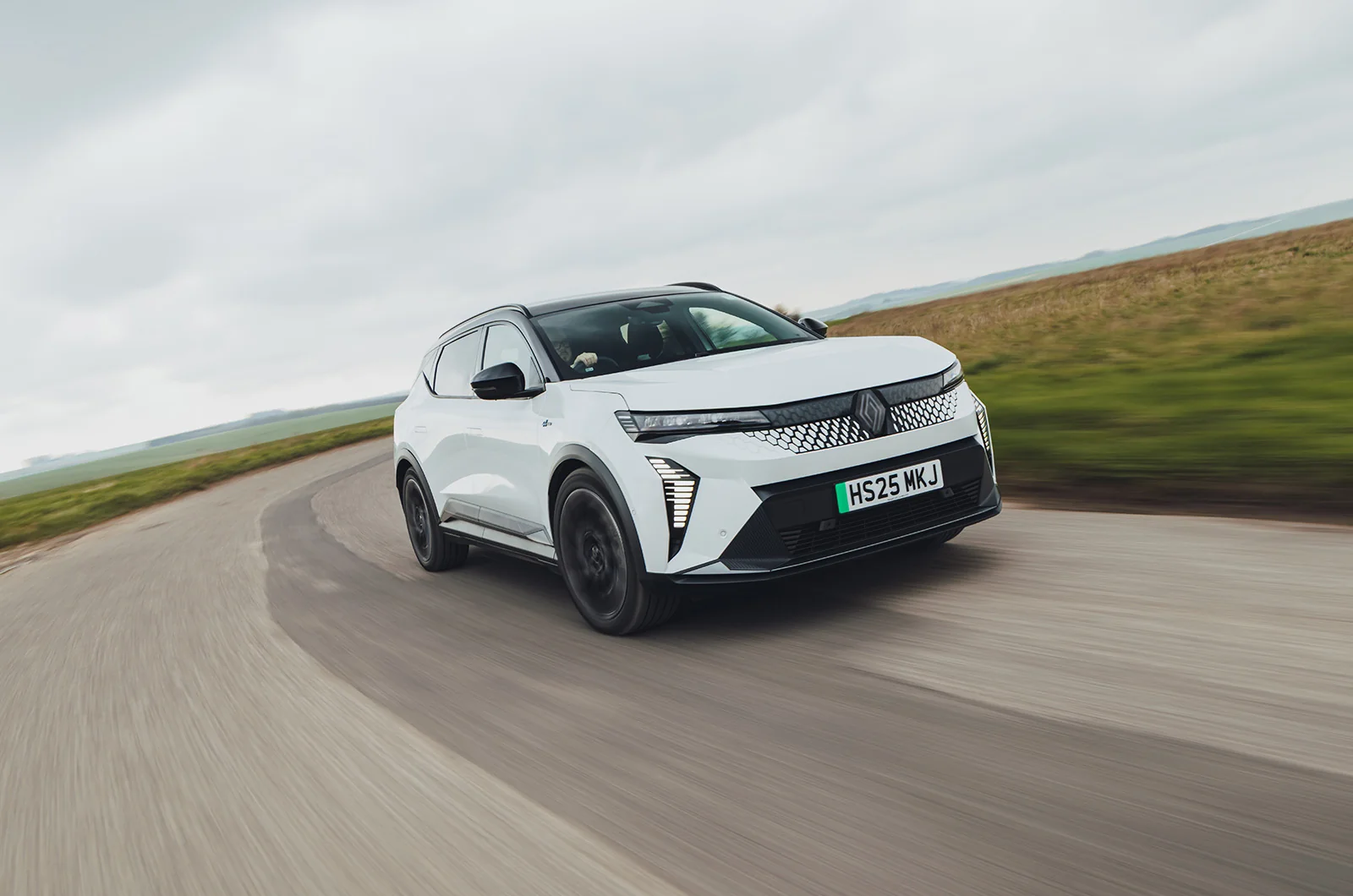 «Renault Scenic E-Tech» yilning eng yaxshi oilaviy elektr krossoveri bo'ldi