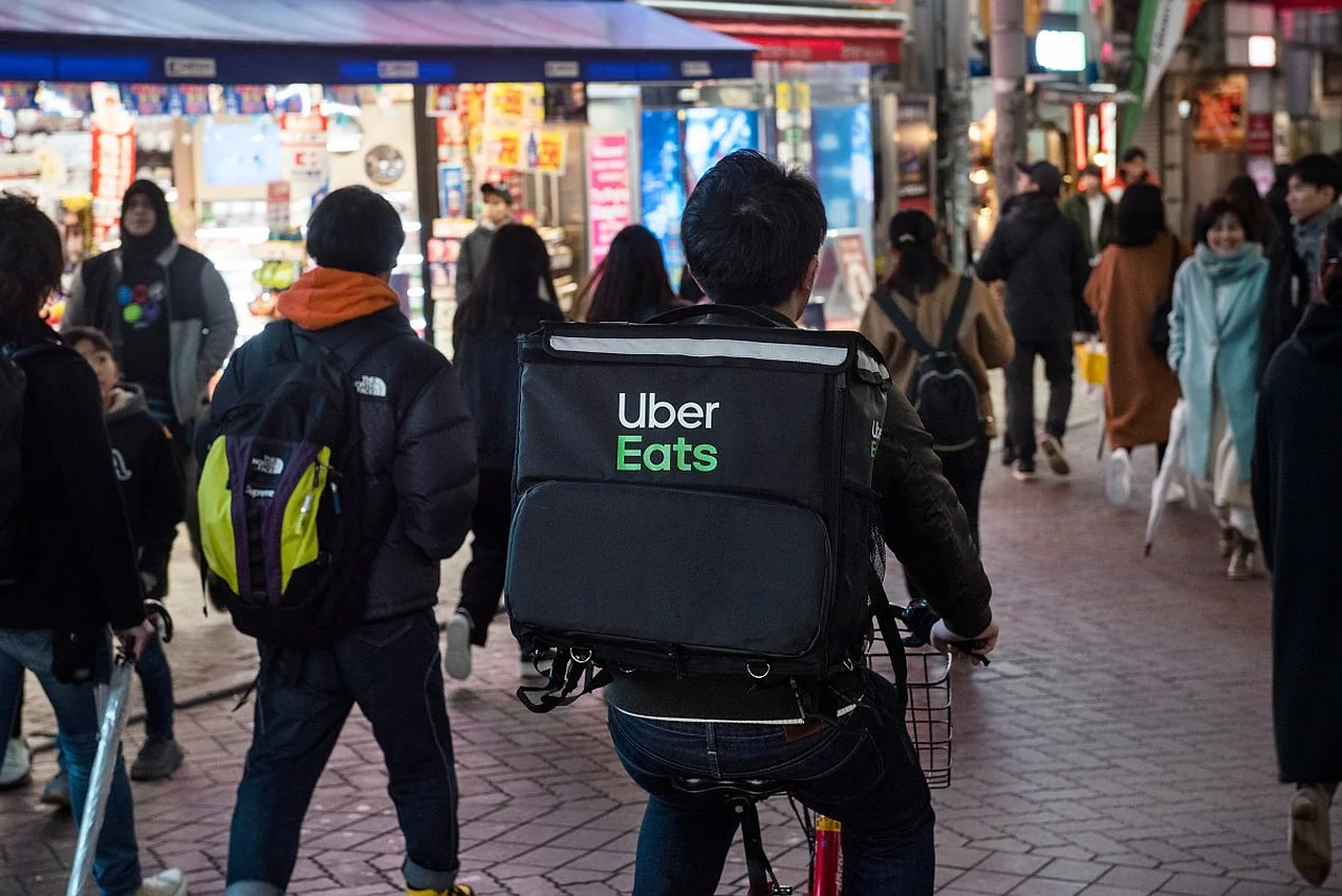 Uber kompaniyasi Delivery Hero brendini sotib olishga kelishdi