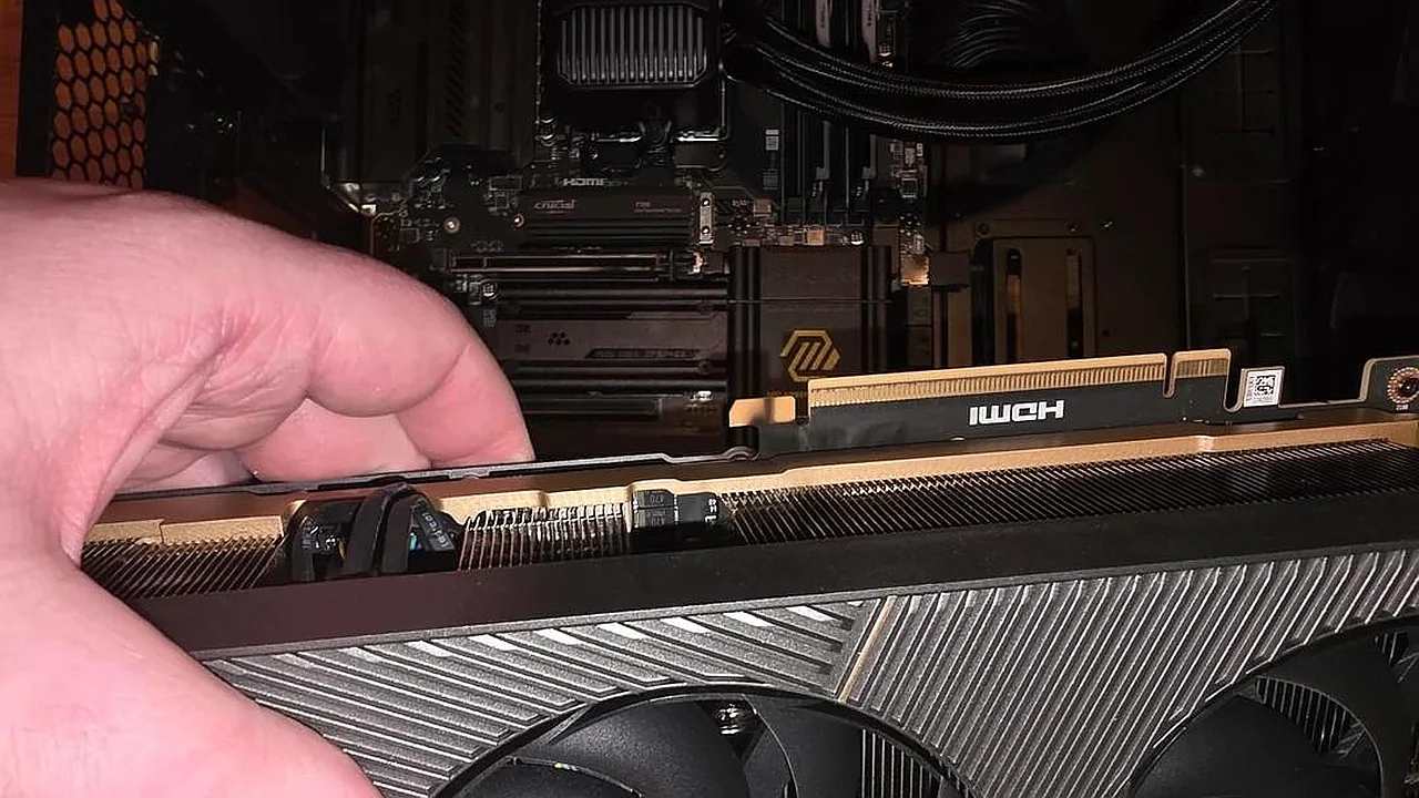«NVIDIA GeForce RTX 5090» videokartasi ish jarayonida to'satdan yonib ketdi