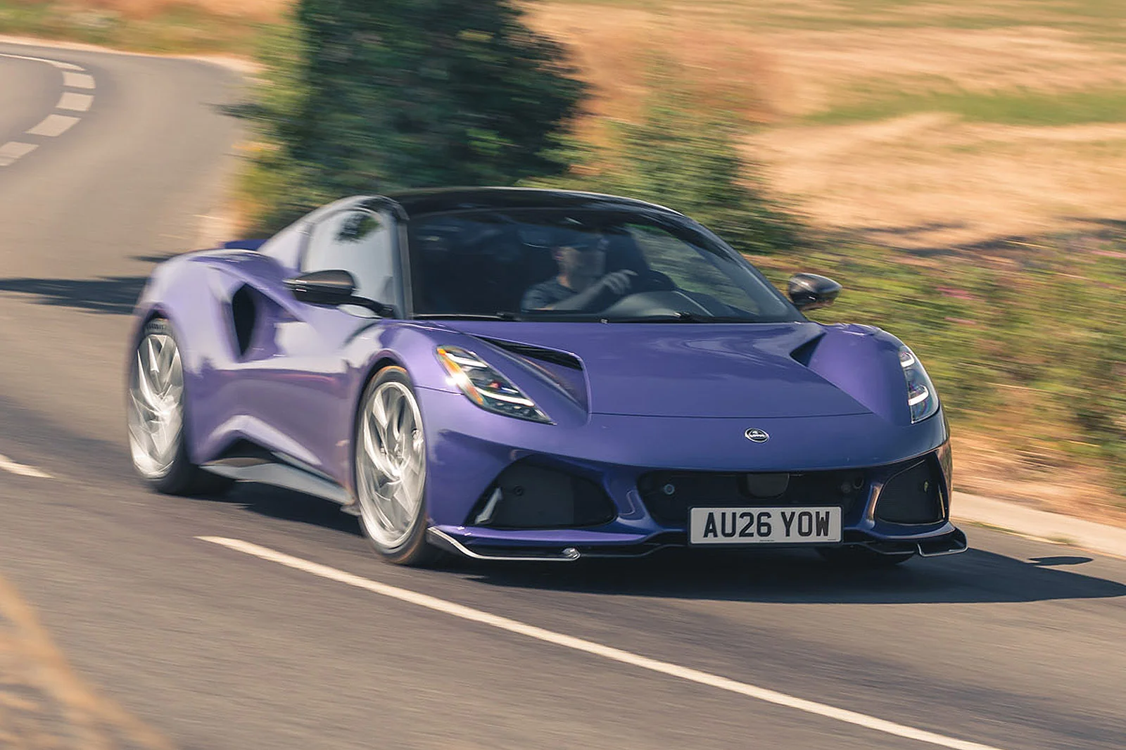 «Lotus» kompaniyasi eng tezkor va yengil sport avtomobilini taqdim etdi