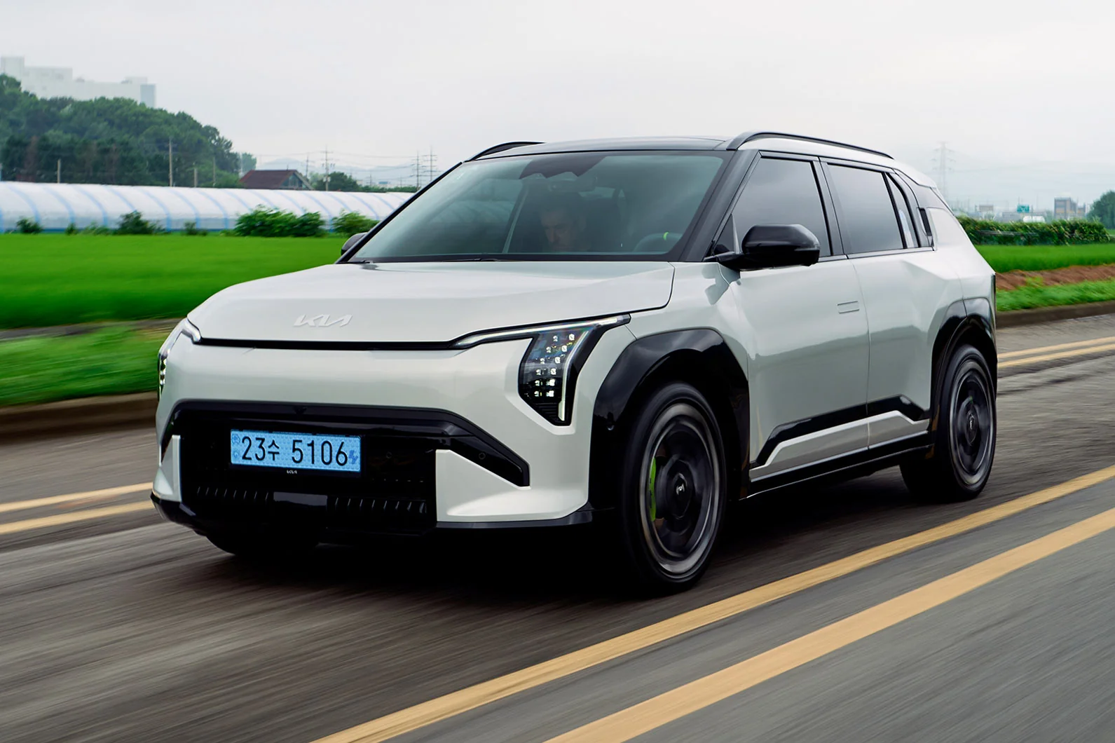 Kia kompaniyasi yangi sportcha EV3 GT krossoverini namoyish etdi