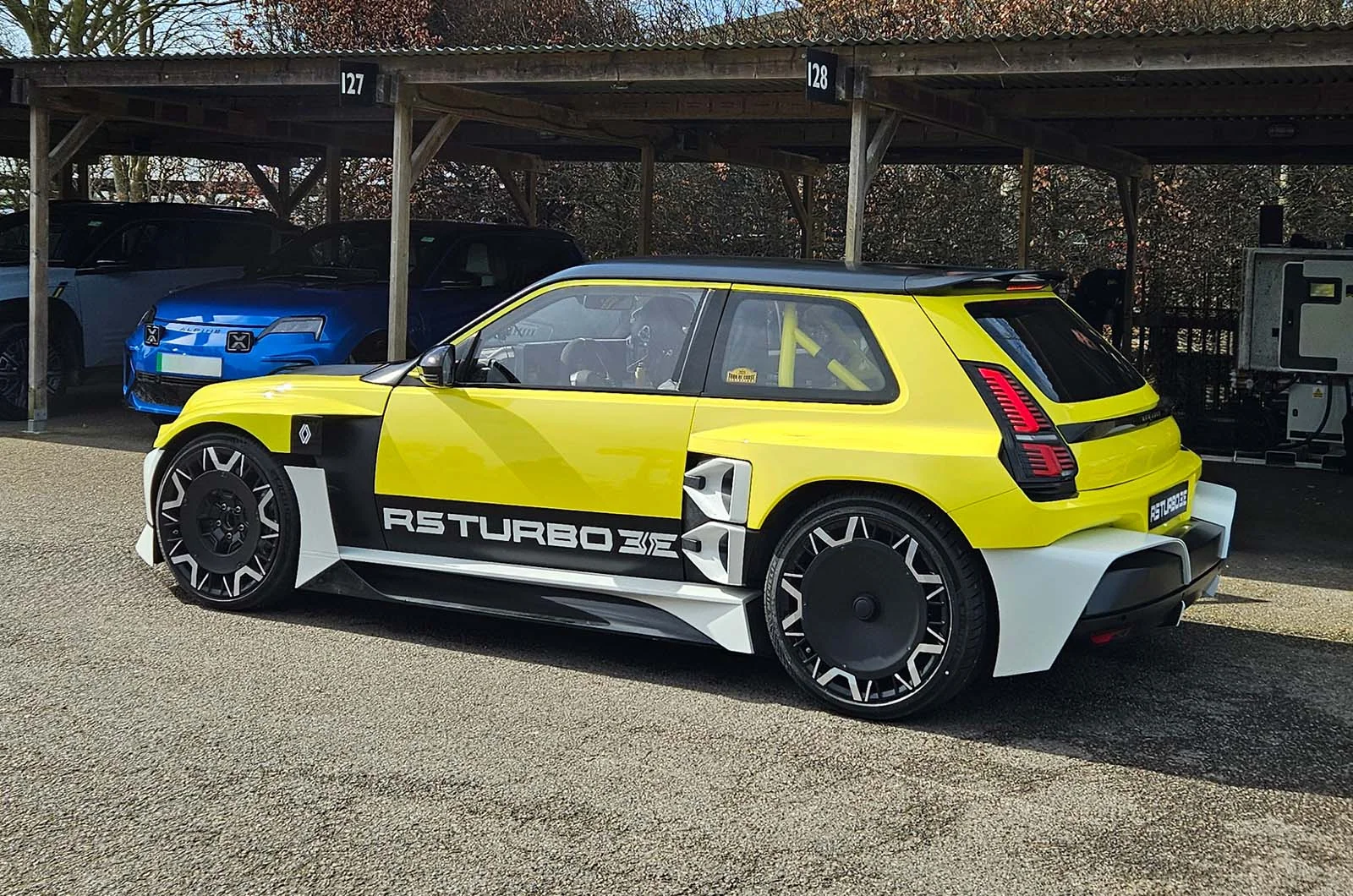 «Reno» g'ildirak ichidagi motorli ilk elektromobilni ishlab chiqaradi
