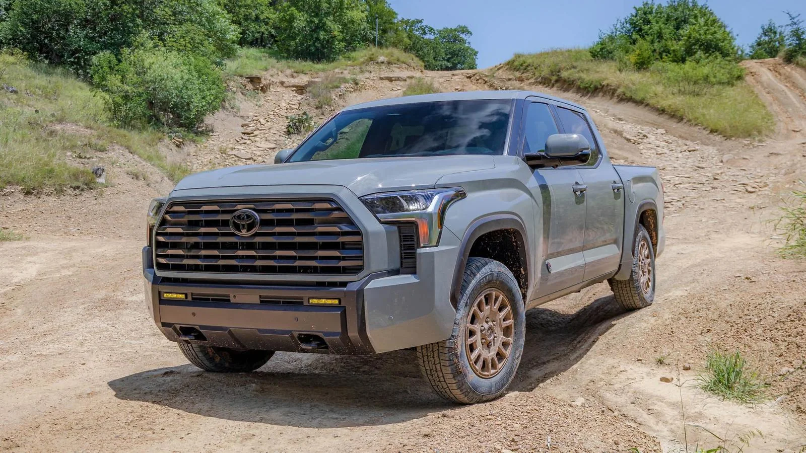 Toyota yangilangan Tundra modelining 2027-yilgi talqinini taqdim etdi