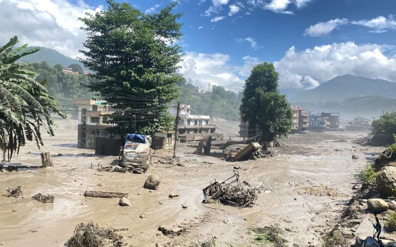 Nepalda muzlik ko'chishi oqibatida yuzlab insonlar halok bo'ldi