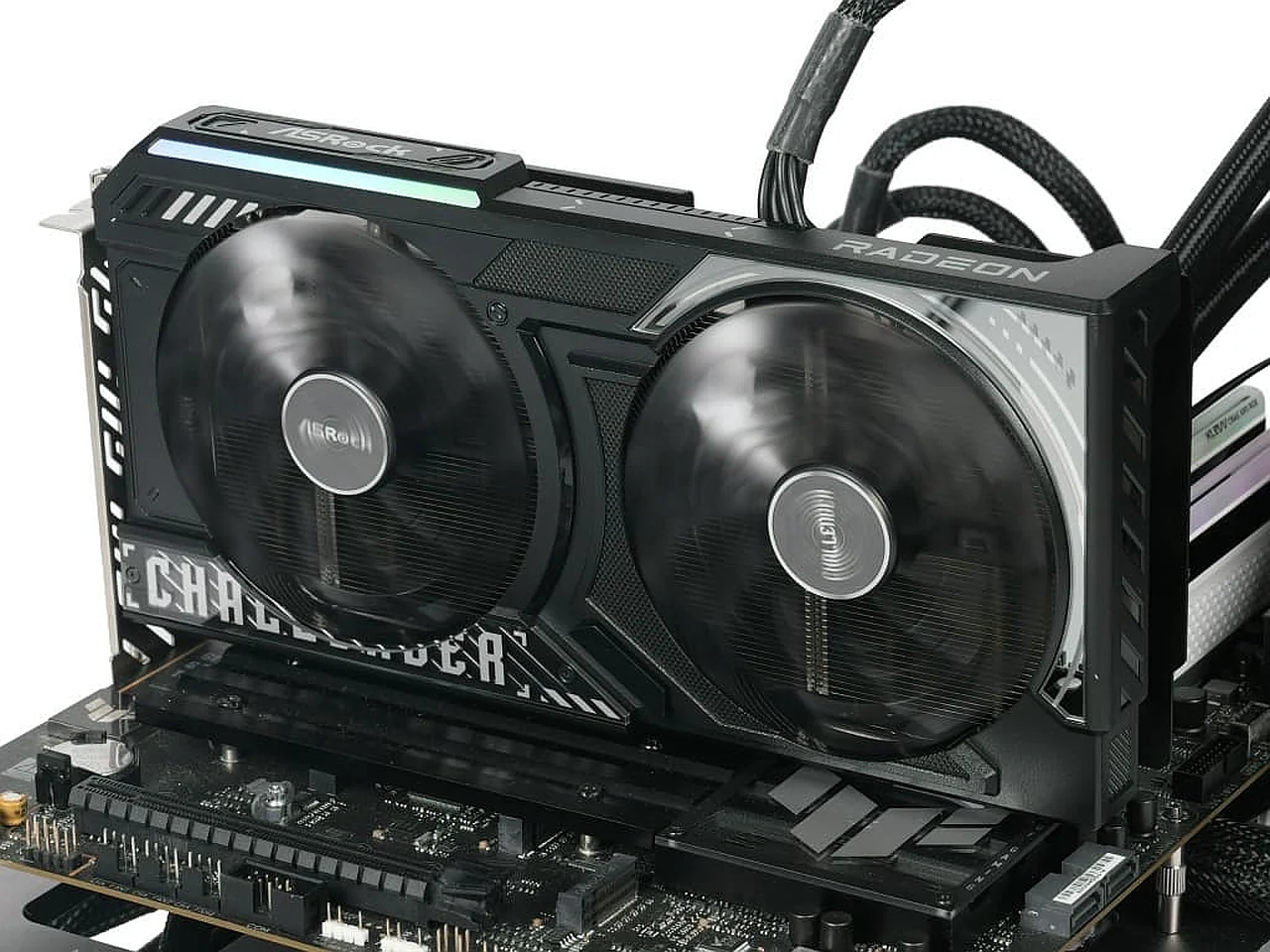 AMD Radeon RX 9050 videoasbobi sinovlarda kutilgan natijani bermadi