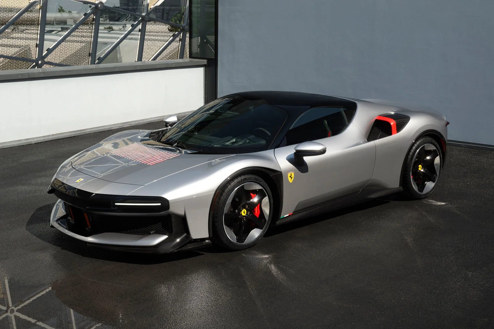 «Ferrari» kelajak superkarlari dizaynini aks ettiruvchi yangi loyihasini taqdim etdi