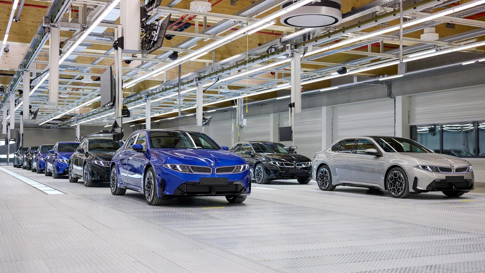 BMW Myunxen zavodida yangi avlod elektr sedanlarini ishlab chiqarishni boshladi