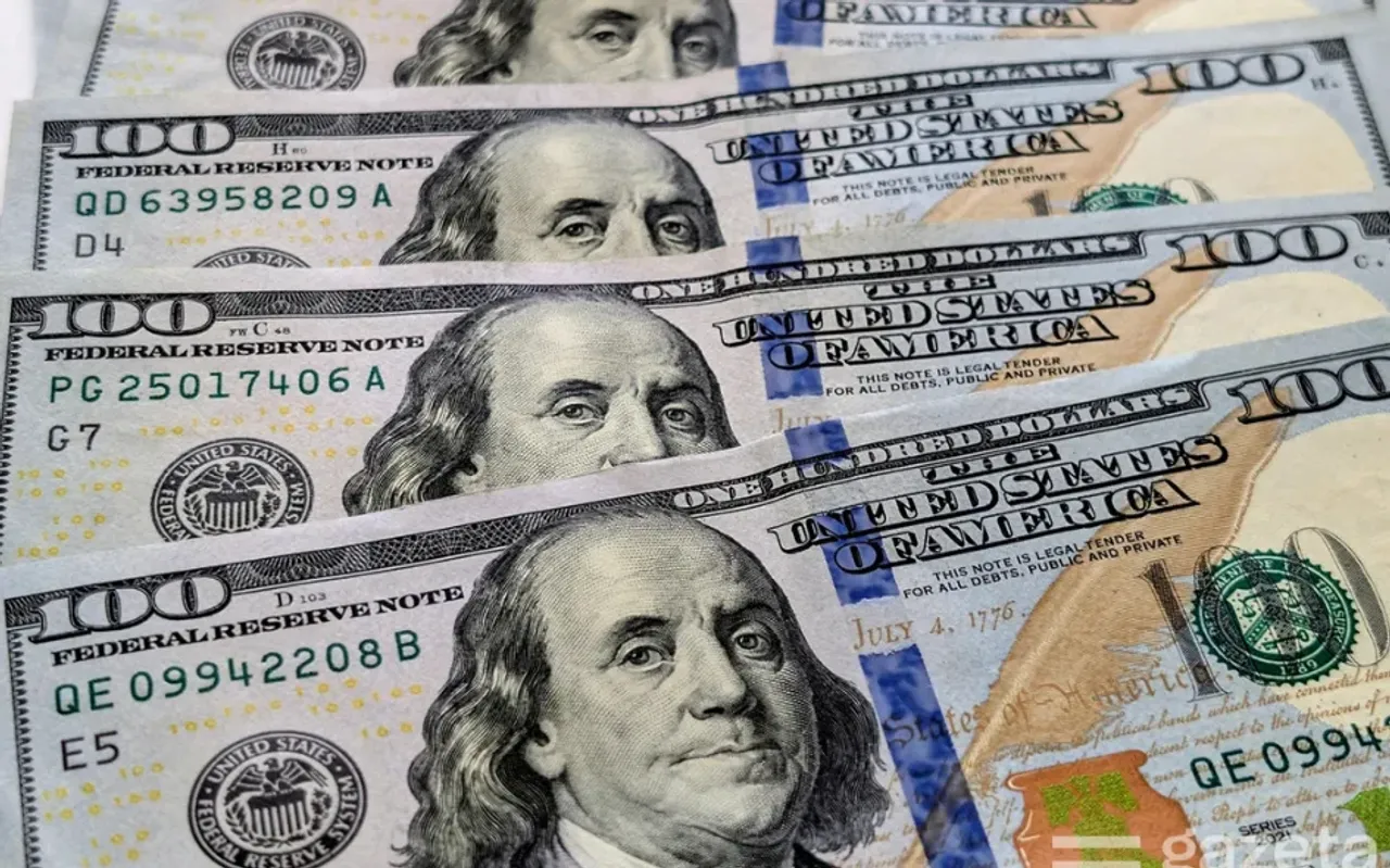 O'zbekistonda 500 dollargacha valyuta sotib olish tartibi soddalashtirildi