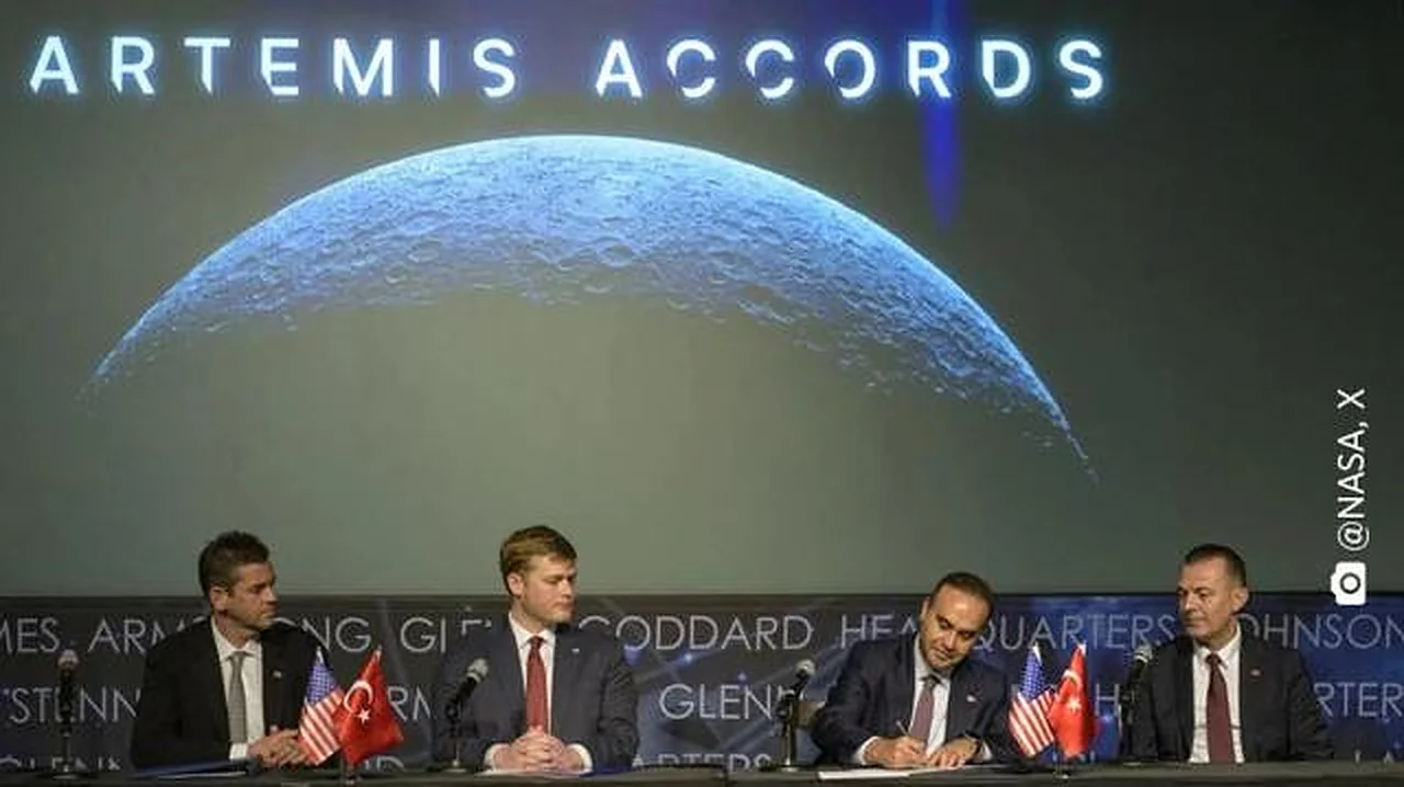 Turkiya Artemis Accords bitimini imzoladi