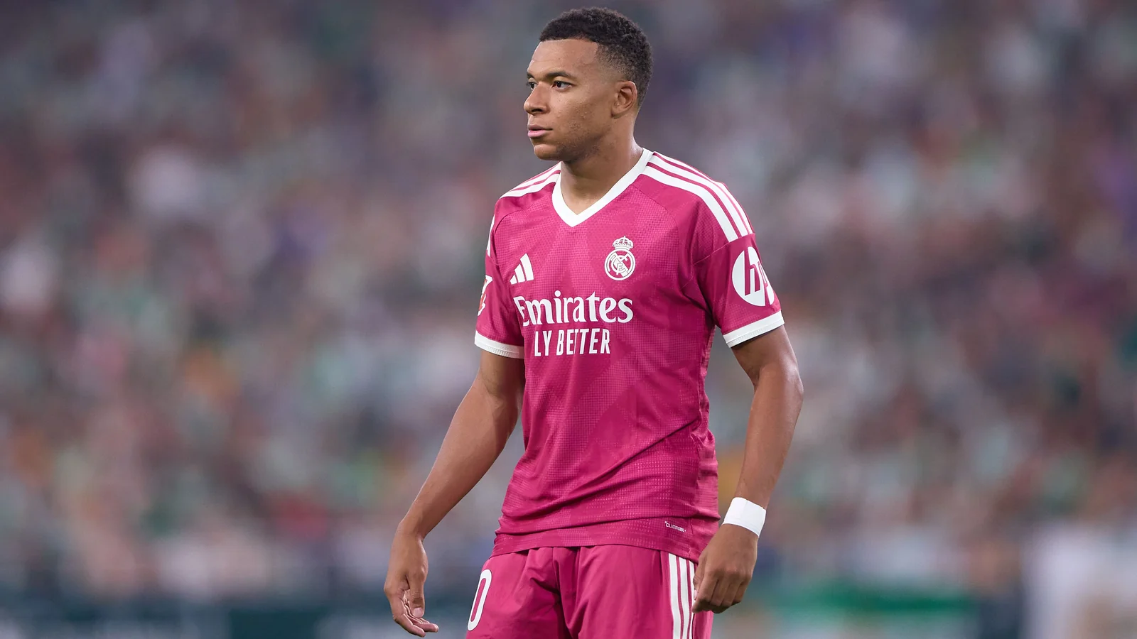 Kristof Dyugarri «Real Madrid» hujumchisi Kilian Mbappeni keskin tanqid qildi