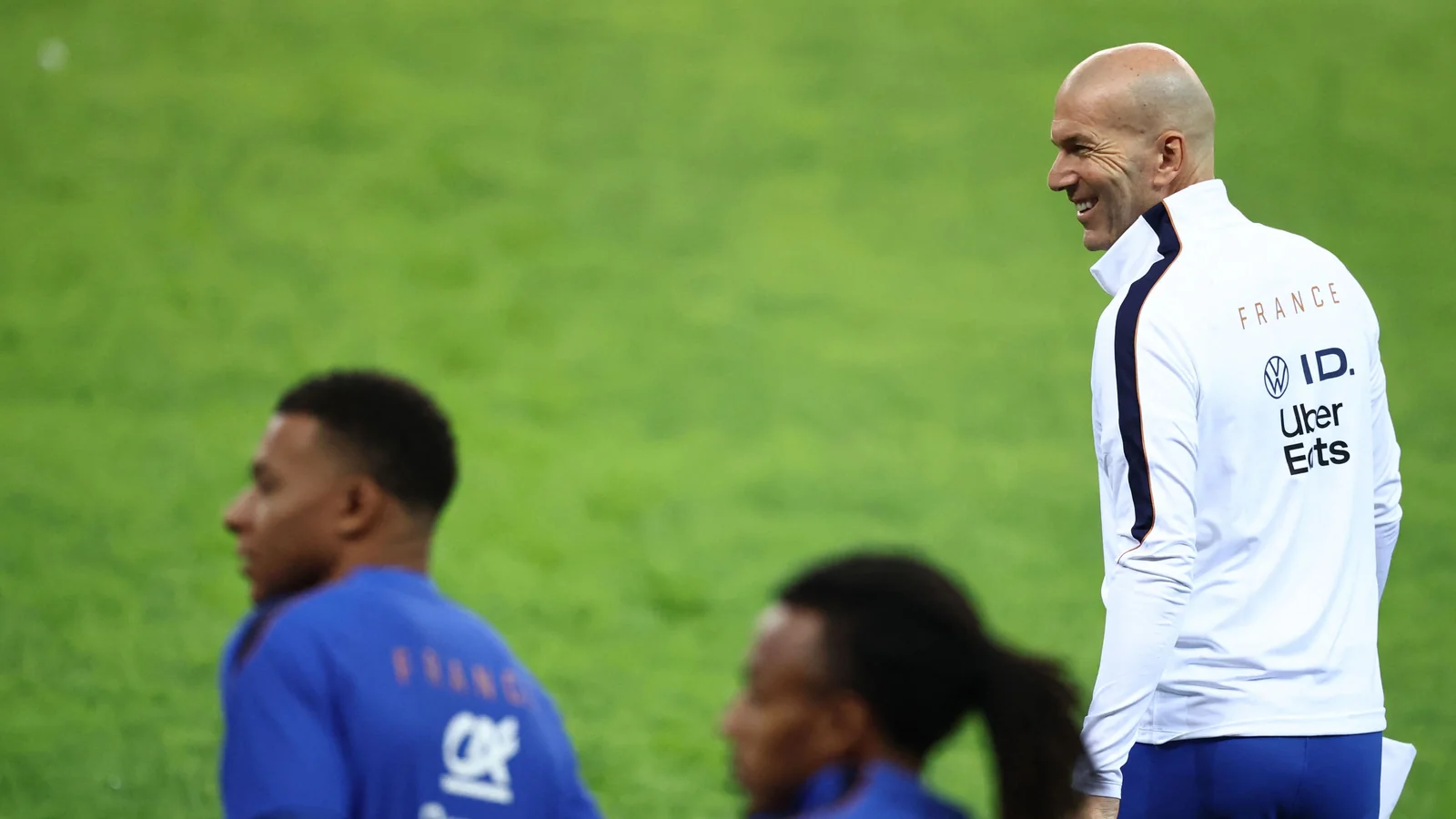 Zinedin Zidan Fransiya terma jamoasida qat'iy intizom o'rnatdi
