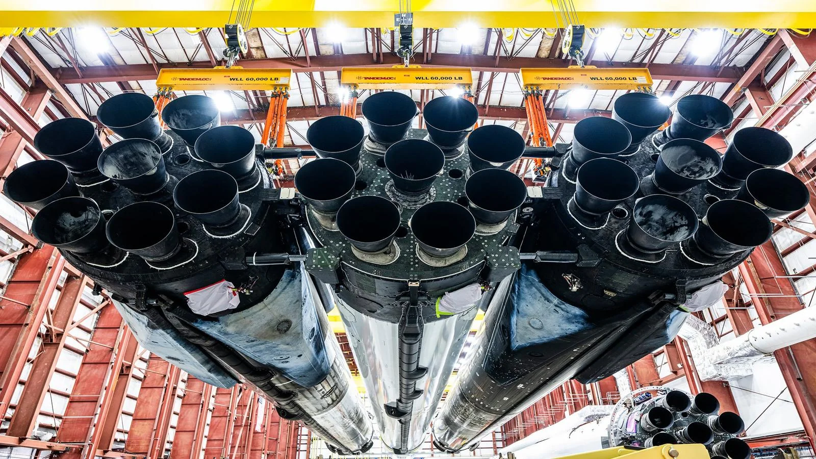 Falcon Heavy raketasi noyob kadrlar bilan e'lon qilingan