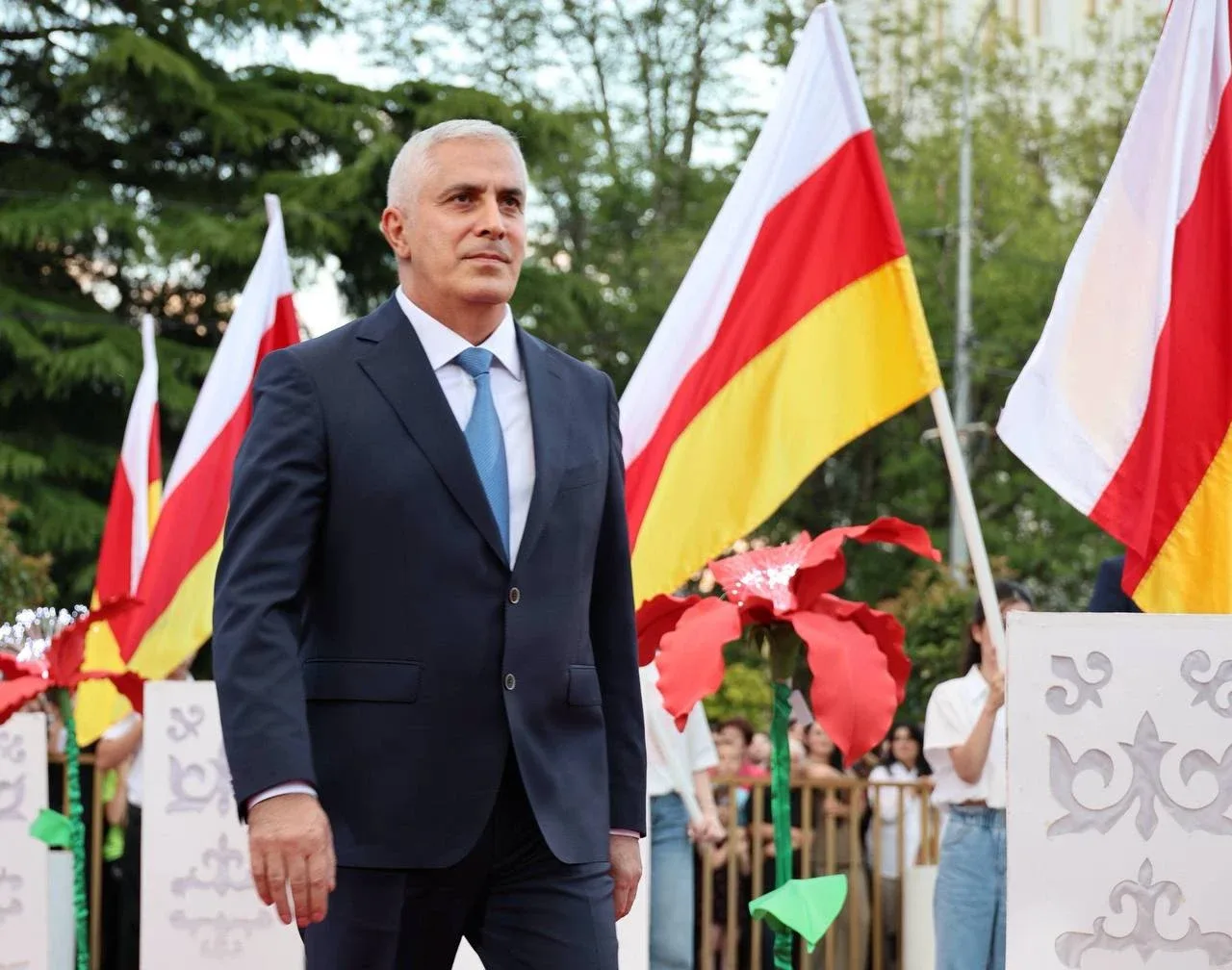 Marat Kambolov Janubiy Osetiyadagi prezidentlik saylovlarida g'alaba qozondi