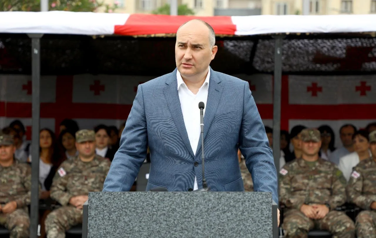 Gruziyaning sobiq mudofaa vaziri korrupsiya uchun qamoq jazosiga hukm qilindi