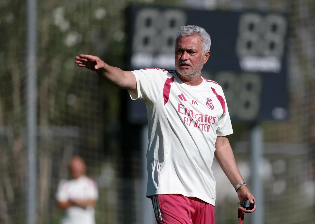 «Real Madrid» ustozi Mourinyu o'ng qanot himoyachisi borasida ikkilanmoqda
