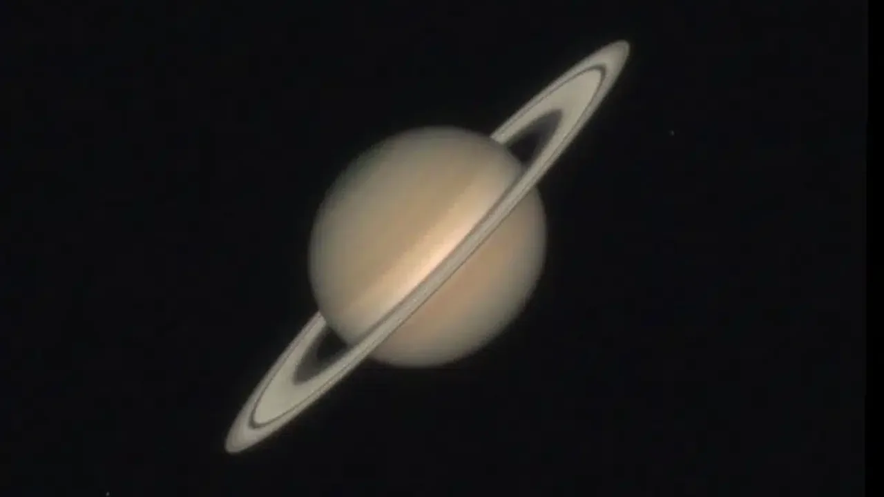 Vantor kompaniyasi sun’iy yo‘ldosh yordamida Saturn sayyorasini suratga oldi