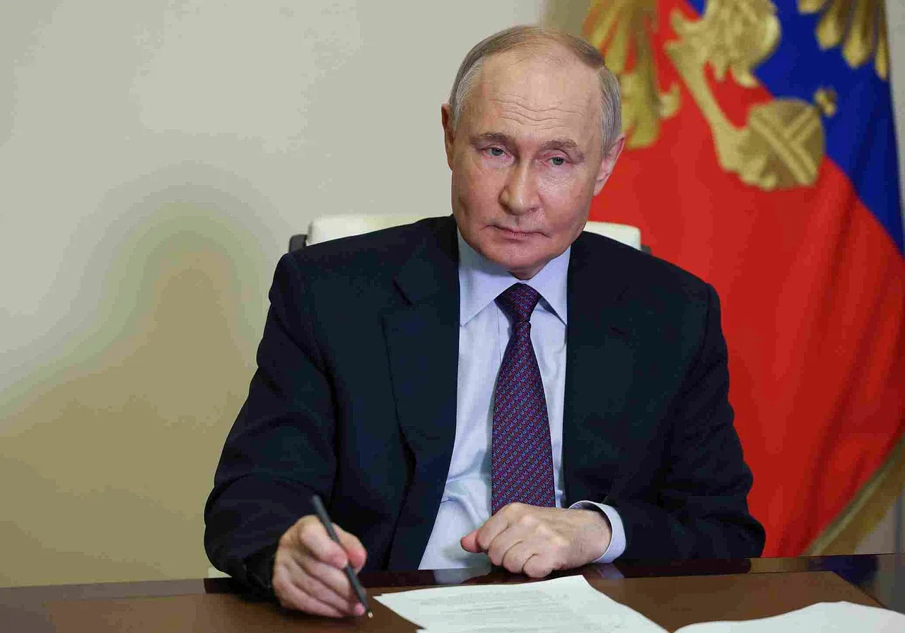 Putin farmoni: O'zbekistonga naqd rubl olib chiqish cheklovlari kuchaytirildi